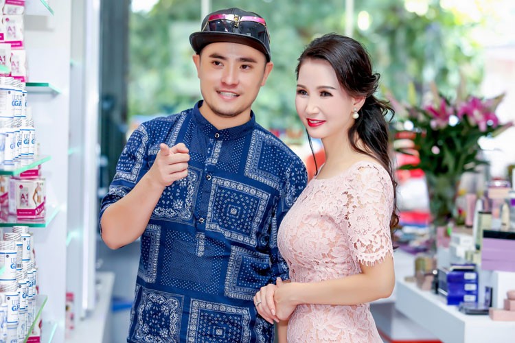 Hoa hau Sonya Suong Dang dien vay 40 trieu di su kien-Hinh-8